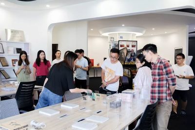 参观交流 I 中山市易创空间创业孵化基地创新创业青年参观交流团与成熟企业交流学习